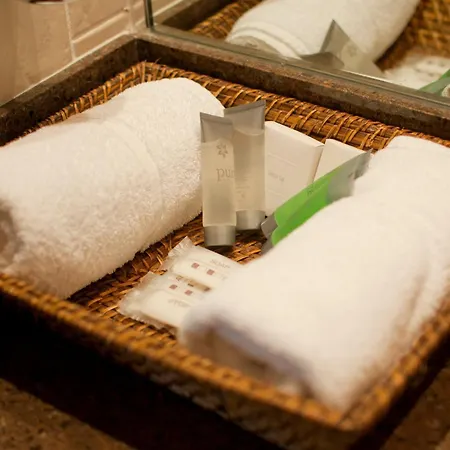 An Grianan فندق Burt