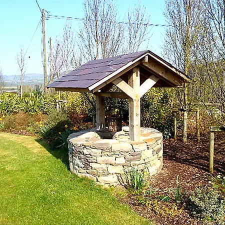 فندق An Grianan Burt