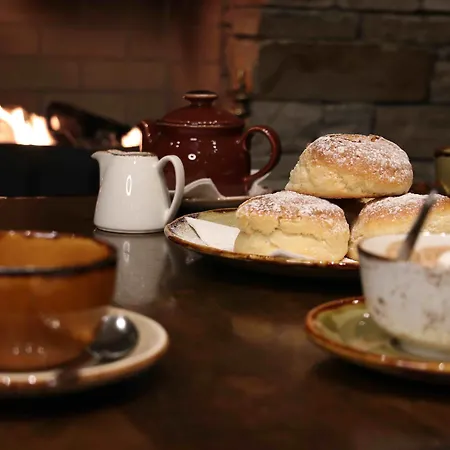 فندق An Grianan Burt